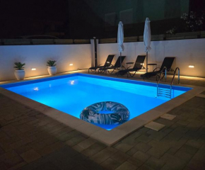 Apartment Alicia with private pool